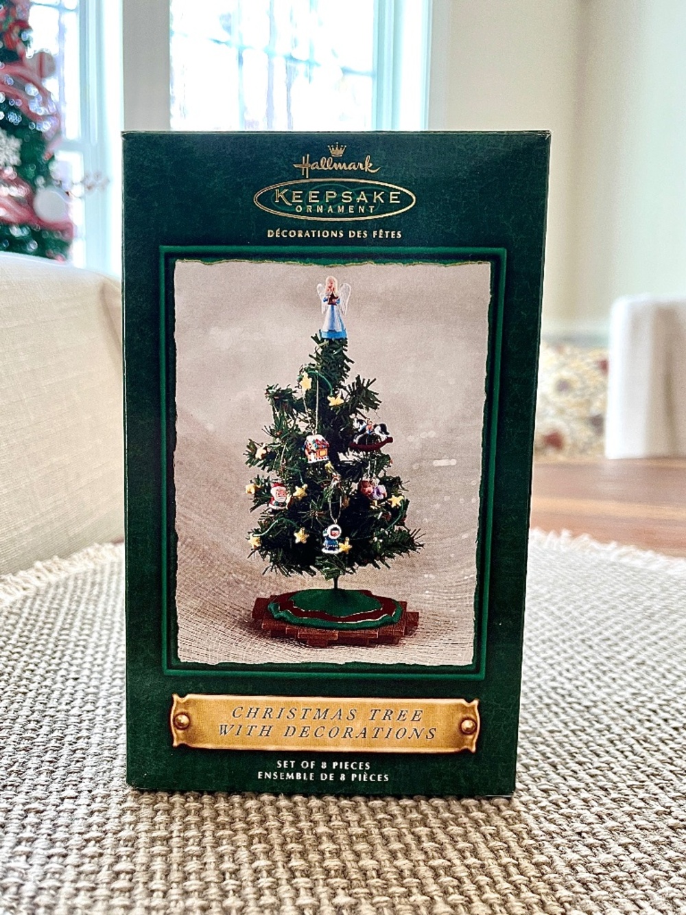 2002 Christmas Tree with Six Mini Decorations  - Hallmark Keepsake (QX4476)